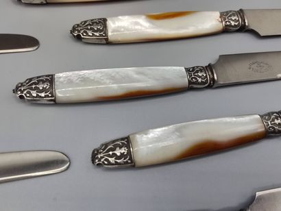 Set of 18 cheese and dessert knives with...