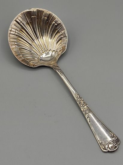 Strawberry shovel in silver of PUIFORCAT...