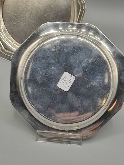 Pair of octagonal silver coasters.

Minerve...