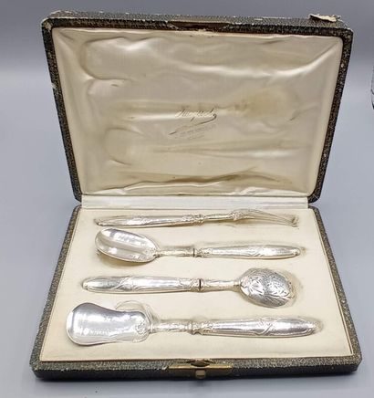 
BOIVIN




Art Nouveau dinner service entirely...