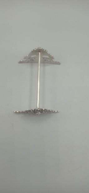 Silver knife holder with rich Louis XVI decoration...