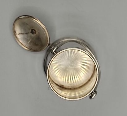 Silver milk jug with a handle.

Lid attached...