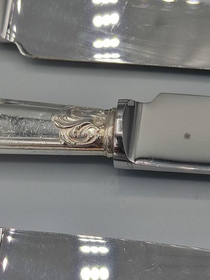 
Service of table knives (12) with handles...
