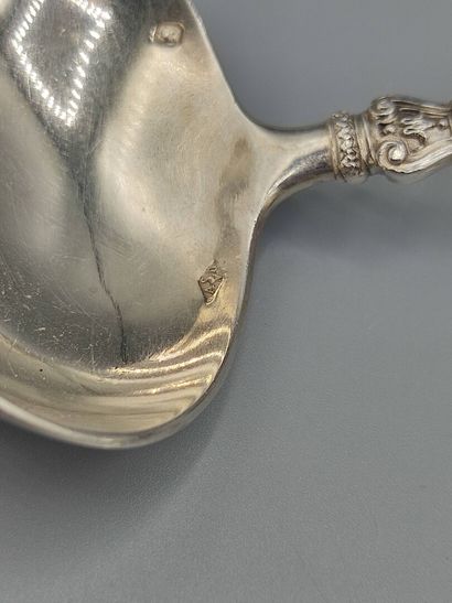 Pair of cream / sauce ladles in silver 

Hallmarks...