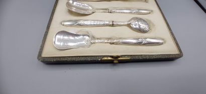 
BOIVIN




Art Nouveau dinner service entirely...