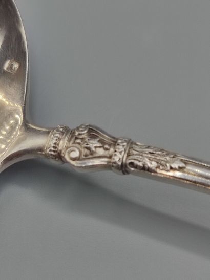 Pair of cream / sauce ladles in silver 

Hallmarks...