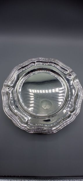 MORAND

Exceptional dinner service composed...