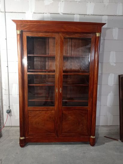 Cabinet de travail en acajou et placage d'acajou...