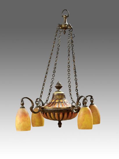 DAUM, Nancy.

Lustre de forme circulaire...