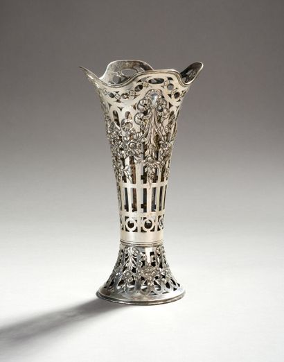 GERMANY, HANAU 19th century

Silver basket...