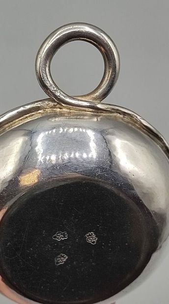 Taste vin dit « tassou » en argent de modèle...