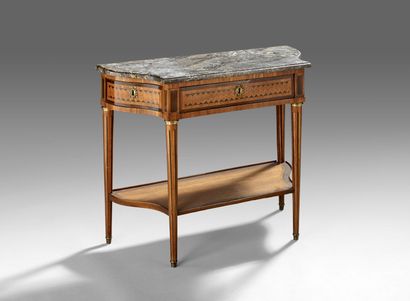 Console de forme trapézoïdale galbée sur...