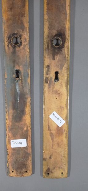 Eléments de crémone de fenêtres en bronze...