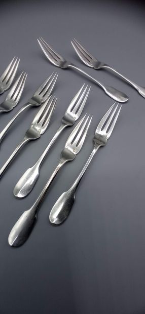 FOUQUET-LAPAR 

Silver cake set composed...