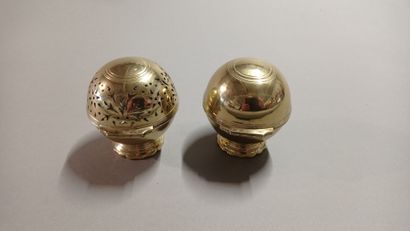 Paire de boîtes à savon et à éponge en métal...