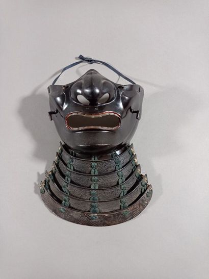 Casque de samouraï suji-bachi kabuto et menpo...
