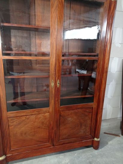 Cabinet de travail en acajou et placage d'acajou...
