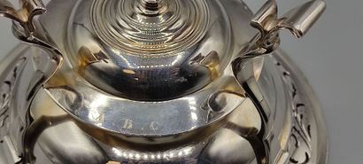 
LILLE XVIIIème. 




Rare réchaud en argent...
