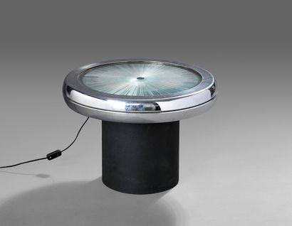Curieuse table de salon de forme circulaire...