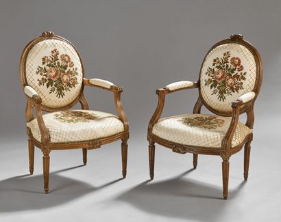 Paire de fauteuils à dos plat 