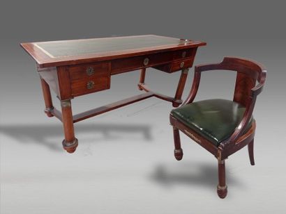 Cabinet de travail en acajou et placage d'acajou...