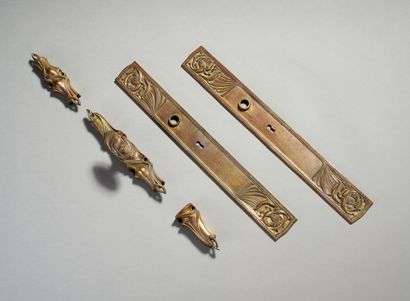Eléments de crémone de fenêtres en bronze...