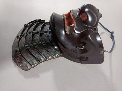 Casque de samouraï suji-bachi kabuto et menpo...
