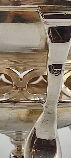 
LILLE XVIIIème. 




Rare réchaud en argent...