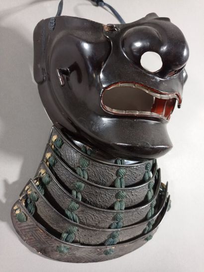 Casque de samouraï suji-bachi kabuto et menpo...