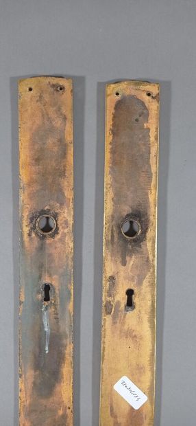 Eléments de crémone de fenêtres en bronze...