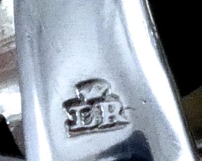 
LILLE XVIIIème. 




Rare réchaud en argent...