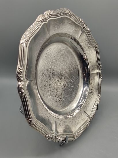 Round silver dish of strong filets model,...