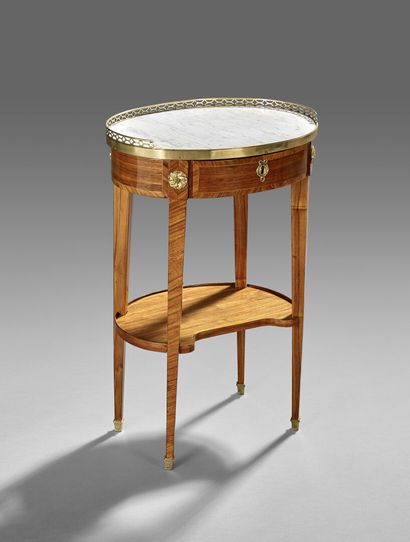 Table de salon de forme circulaire toutes...