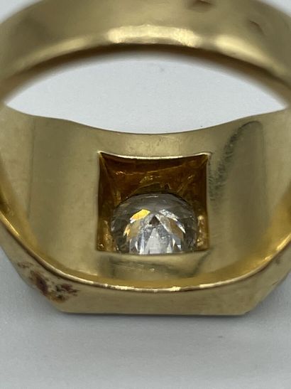 Bague chevalière en or 750 millièmes de deux...