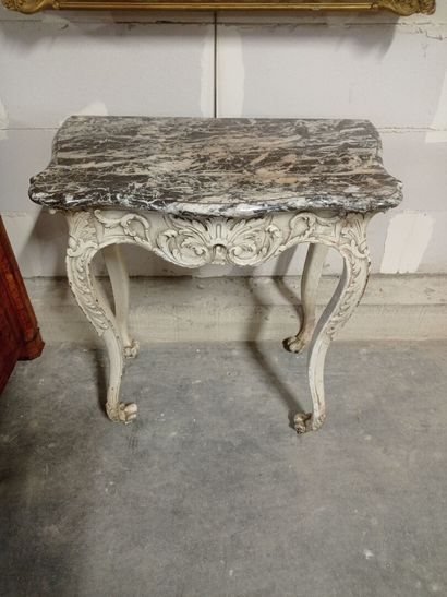 Console d'entre-deux en bois sculpté et relaqué...
