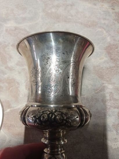 Curieux hanap maçonnique couvert en argent.

La...
