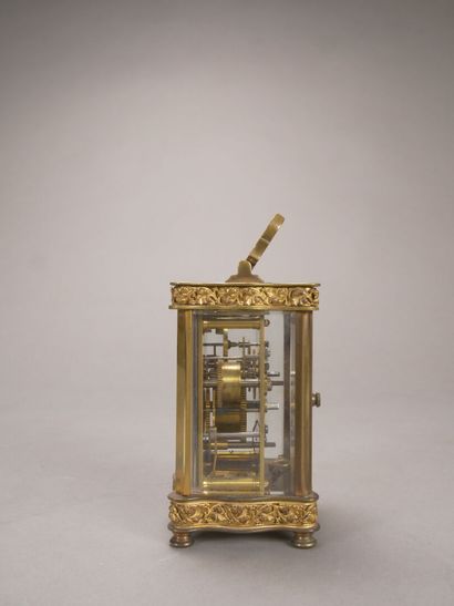 Pendulette d'officier en bronze et laiton...
