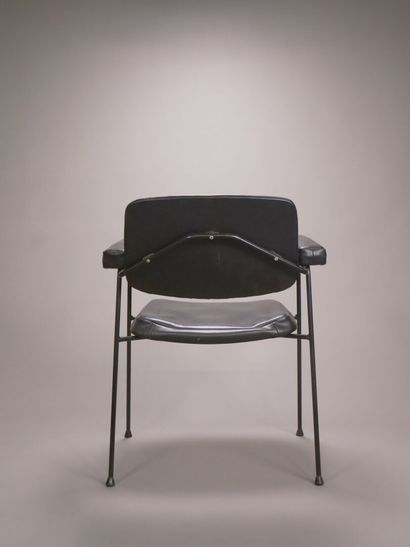 Pierre PAULIN (1927-2009)

Fauteuil à bras...