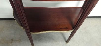 Console de forme demi-lune en acajou et placxage...