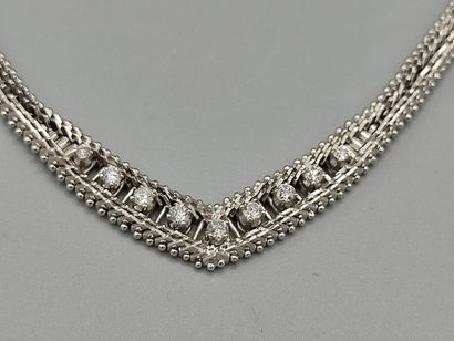 Collier ruban en or blanc 750°° à mailles...