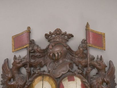 Élément décoratif en bois sculpté ajouré...