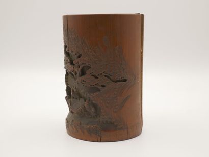 CHINE

Bitong en bambou, à décor sculpté...