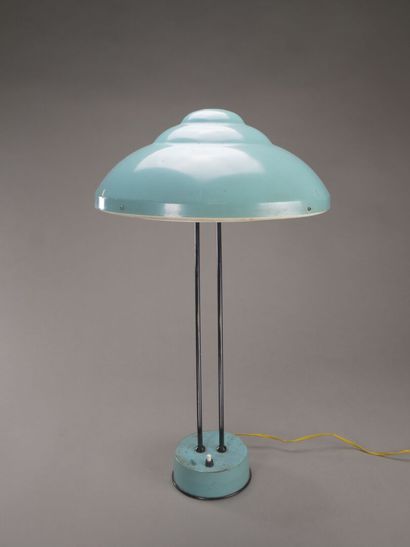 Lampe de bureau en métal laqué bleu et noir.

Bras...