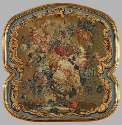 Tapisserie de forme polylobée à décor en...