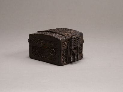 Coffret dit de messager en fer forgé patiné,...