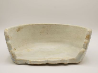 CHINE

Élément en porcelaine bleue et blanche...