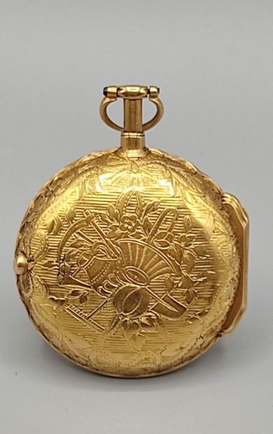 PARIS, 1761.

Montre oignon en or jaune d'époque...