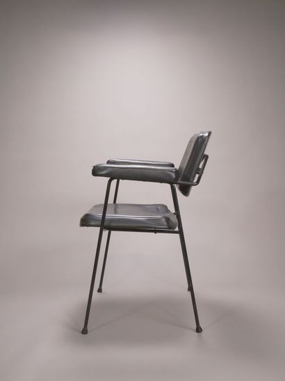 Pierre PAULIN (1927-2009)

Fauteuil à bras...
