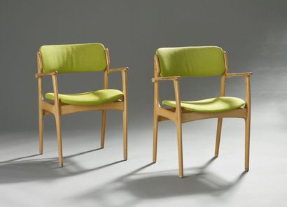 Erik BUCH (1923-1973).

Paire de fauteuils...