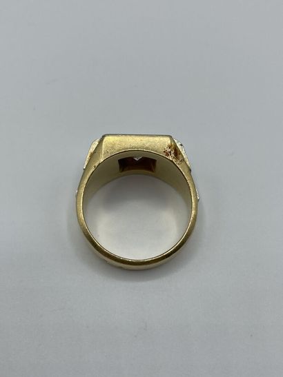 Bague chevalière en or 750 millièmes de deux...